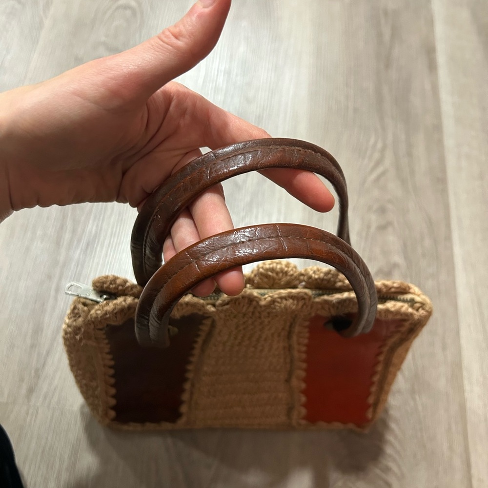 Vintage Roger Van S Woven Straw Tote with Brown and Orange Leather Panels - Picture 3 of 8